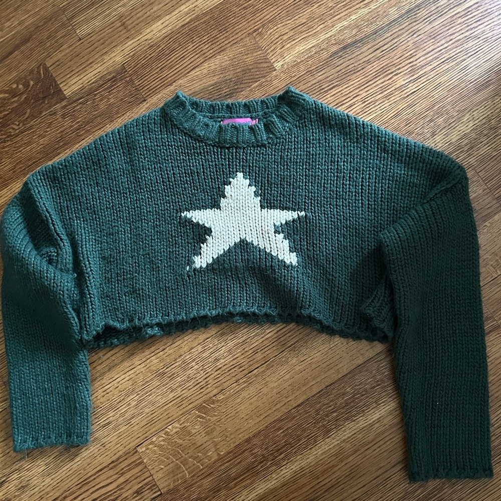 Edikted Green Sweater with White Star